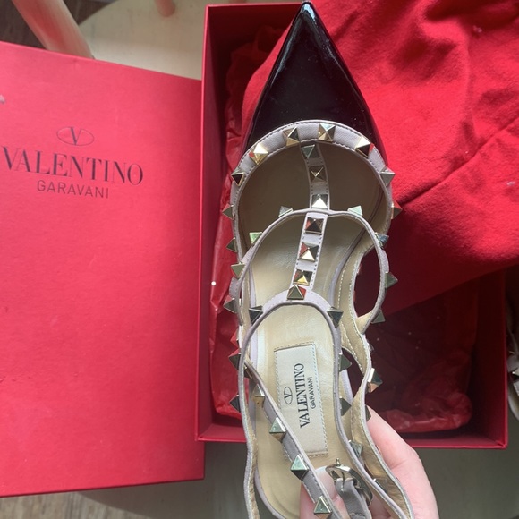 Reposhing my Valentino rock stud pumps. 37.5 - Picture 8 of 13